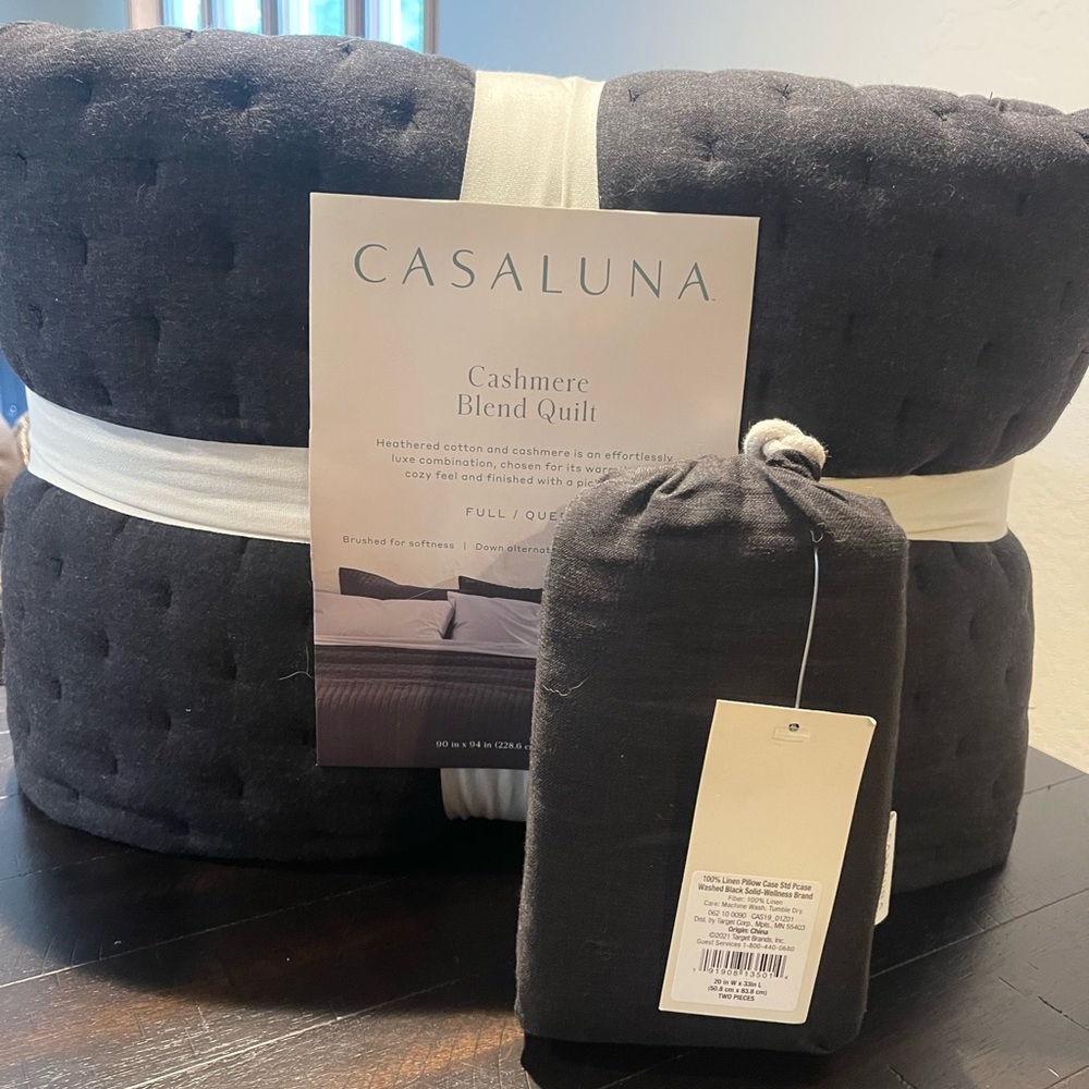 Casaluna Cashmere Blend Quilt & Matching Pillow Cases